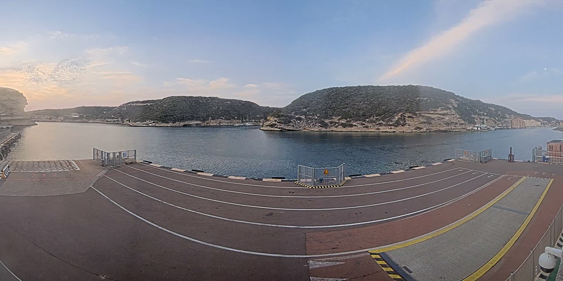 Corsica, Port de Commerce Bonifacio Port Live Cam - Sartene, Corse-du-Sud, Corse , France