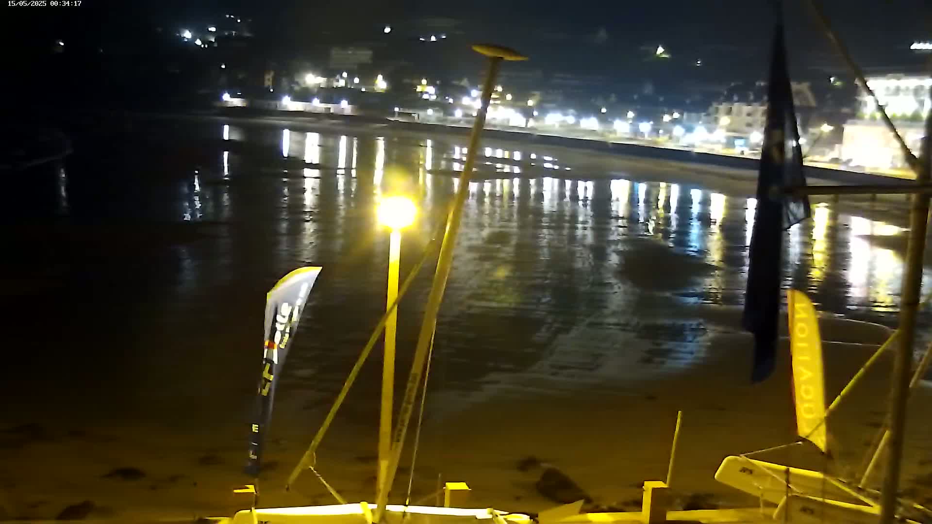 Perros-Guirec Plage de Trestraou Beach Live Cam - Lannion, Cotes-d'Armor, Bretagne, France