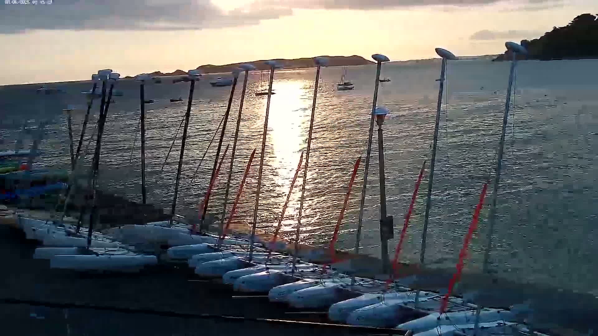 Perros-Guirec Plage de Trestraou Beach Live Cam - Lannion, Cotes-d'Armor, Bretagne, France
