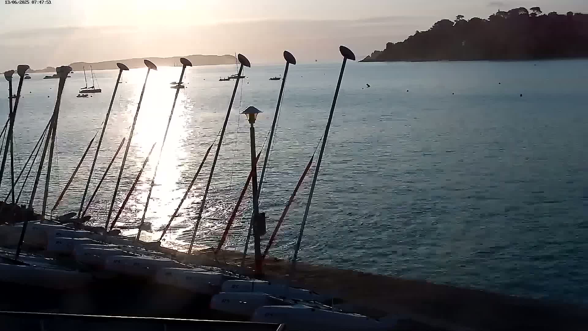 Perros-Guirec Plage de Trestraou Beach Live Cam - Lannion, Cotes-d'Armor, Bretagne, France