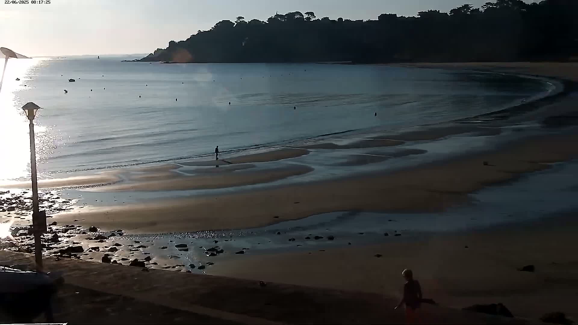 Perros-Guirec Plage de Trestraou Beach Live Cam - Lannion, Cotes-d'Armor, Bretagne, France