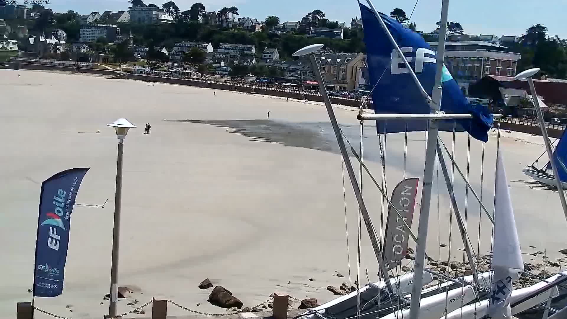 Perros-Guirec Plage de Trestraou Beach Live Cam - Lannion, Cotes-d'Armor, Bretagne, France