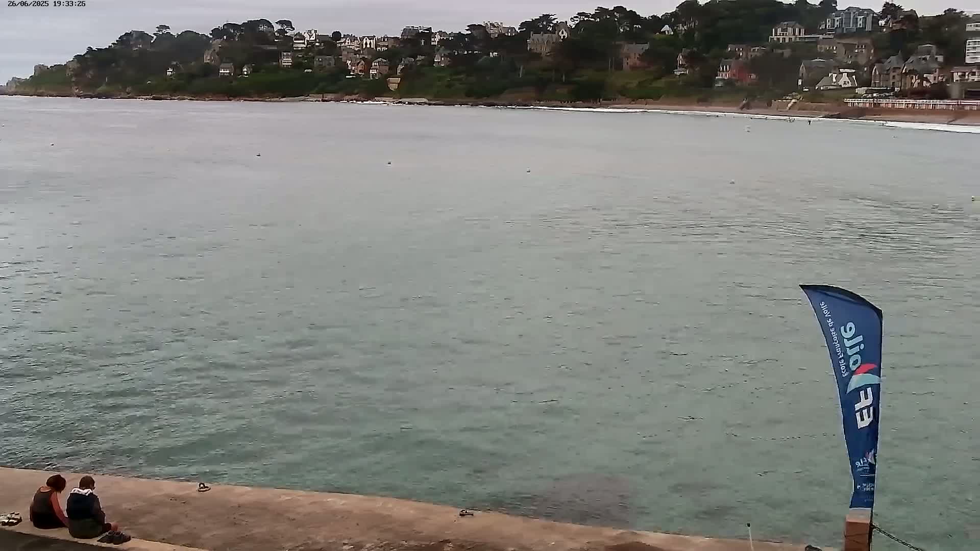 Perros-Guirec Plage de Trestraou Beach Live Cam - Lannion, Cotes-d'Armor, Bretagne, France