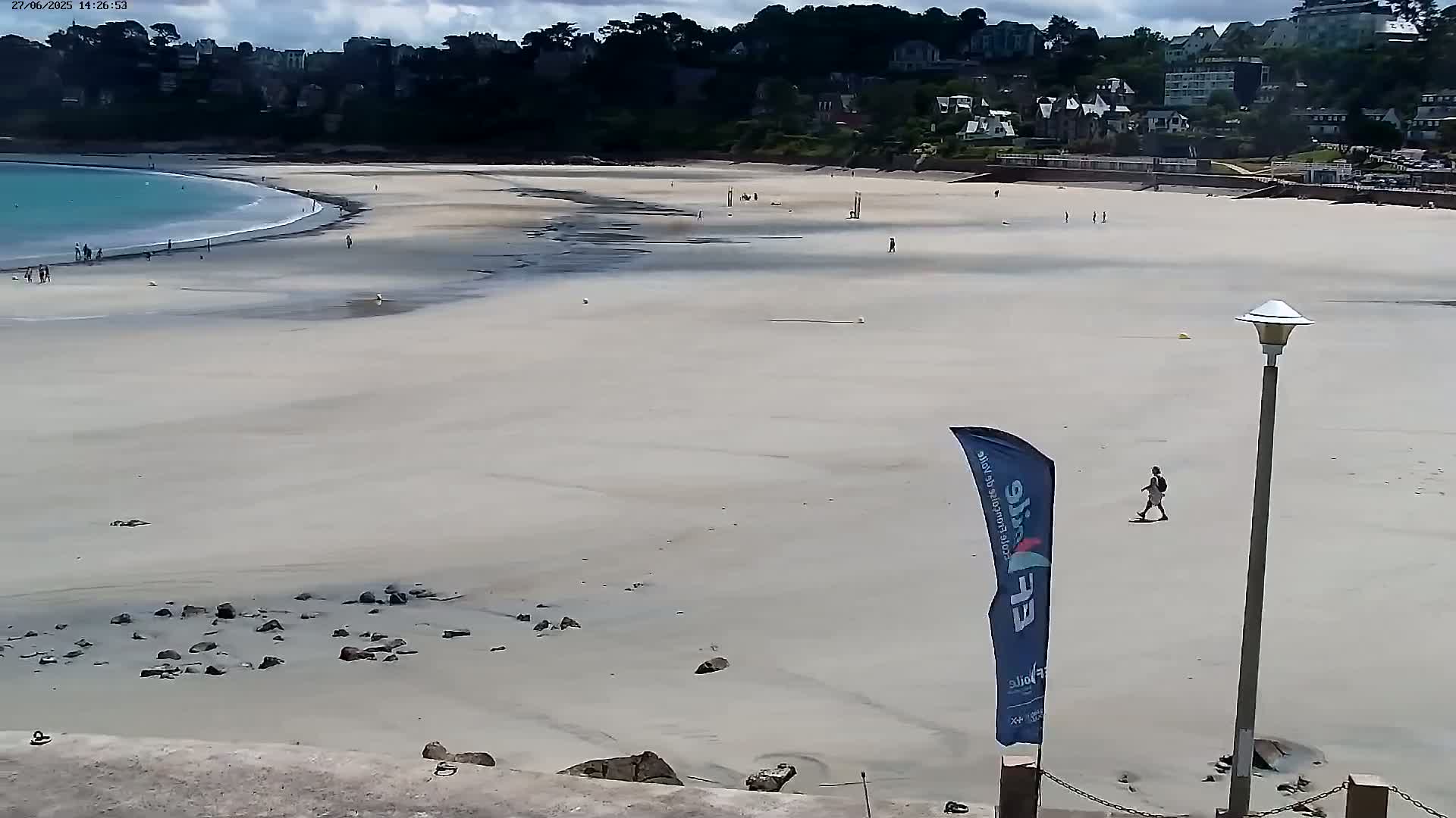 Perros-Guirec Plage de Trestraou Beach Live Cam - Lannion, Cotes-d'Armor, Bretagne, France
