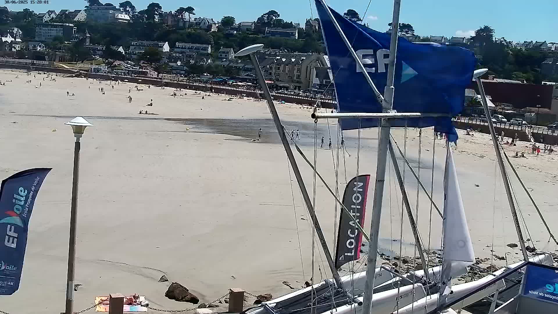 Perros-Guirec Plage de Trestraou Beach Live Cam - Lannion, Cotes-d'Armor, Bretagne, France