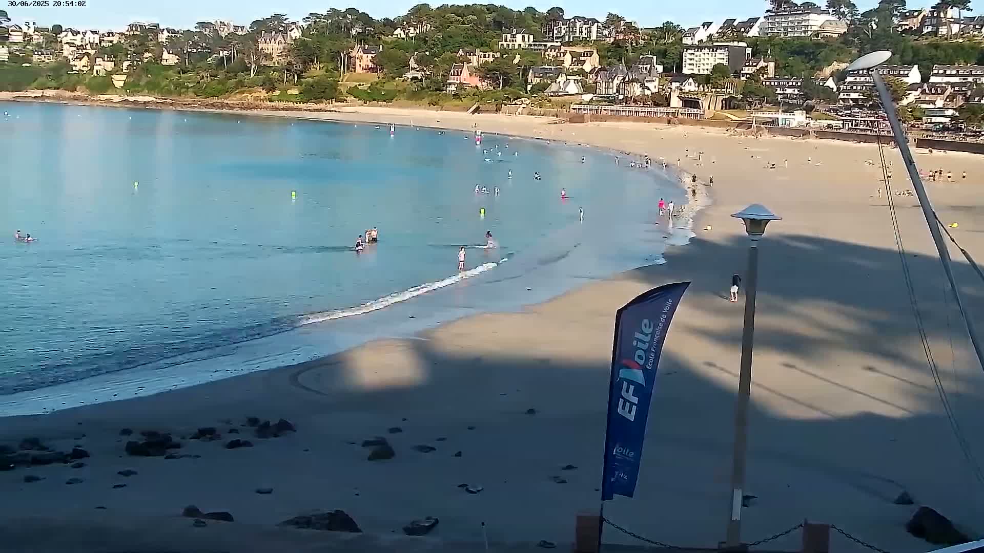 Perros-Guirec Plage de Trestraou Beach Live Cam - Lannion, Cotes-d'Armor, Bretagne, France