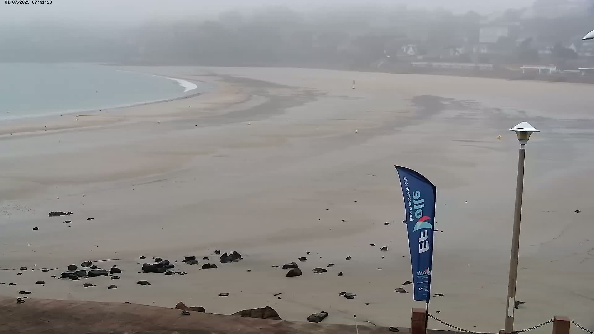 Perros-Guirec Plage de Trestraou Beach Live Cam - Lannion, Cotes-d'Armor, Bretagne, France