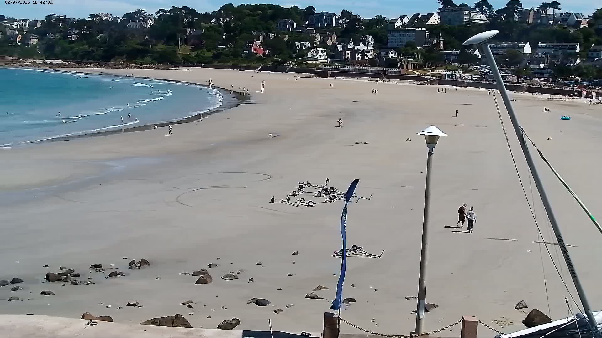 Perros-Guirec Plage de Trestraou Beach Live Cam - Lannion, Cotes-d'Armor, Bretagne, France