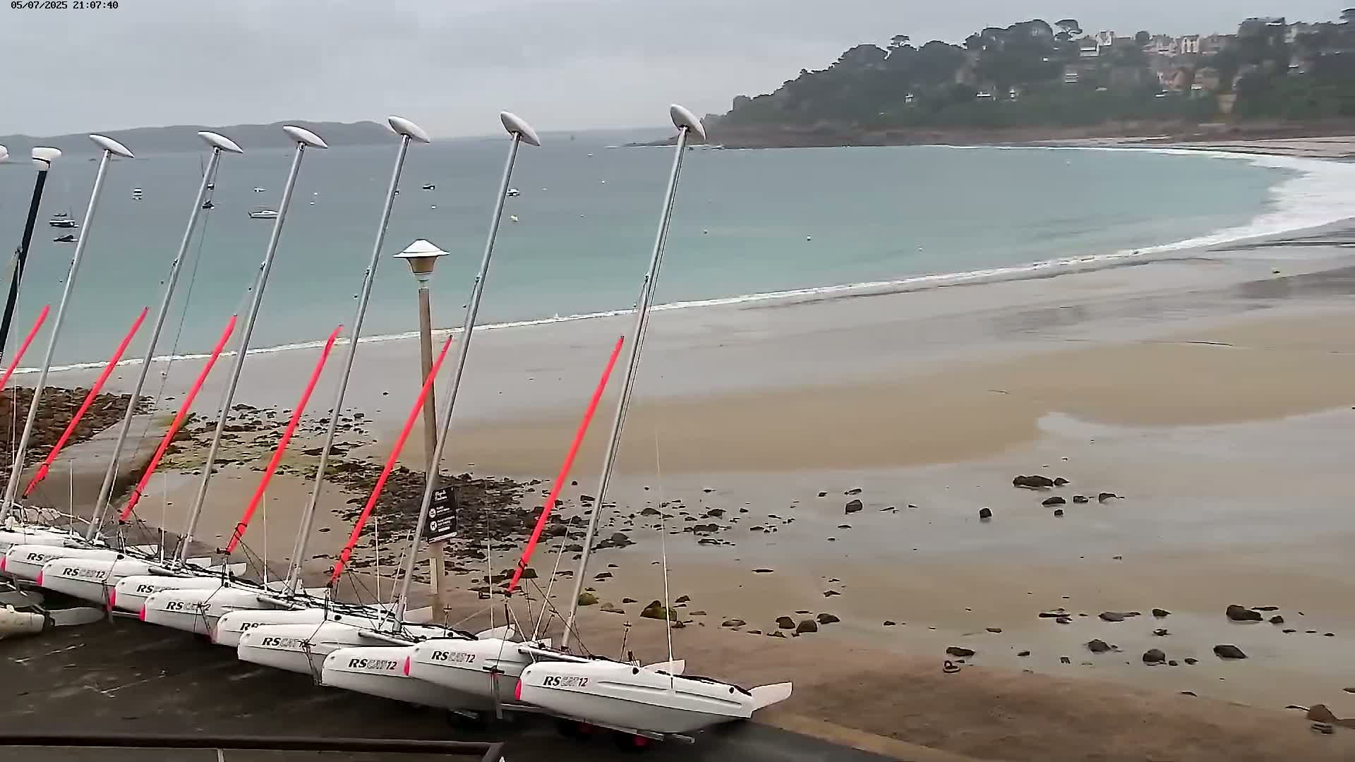 Perros-Guirec Plage de Trestraou Beach Live Cam - Lannion, Cotes-d'Armor, Bretagne, France