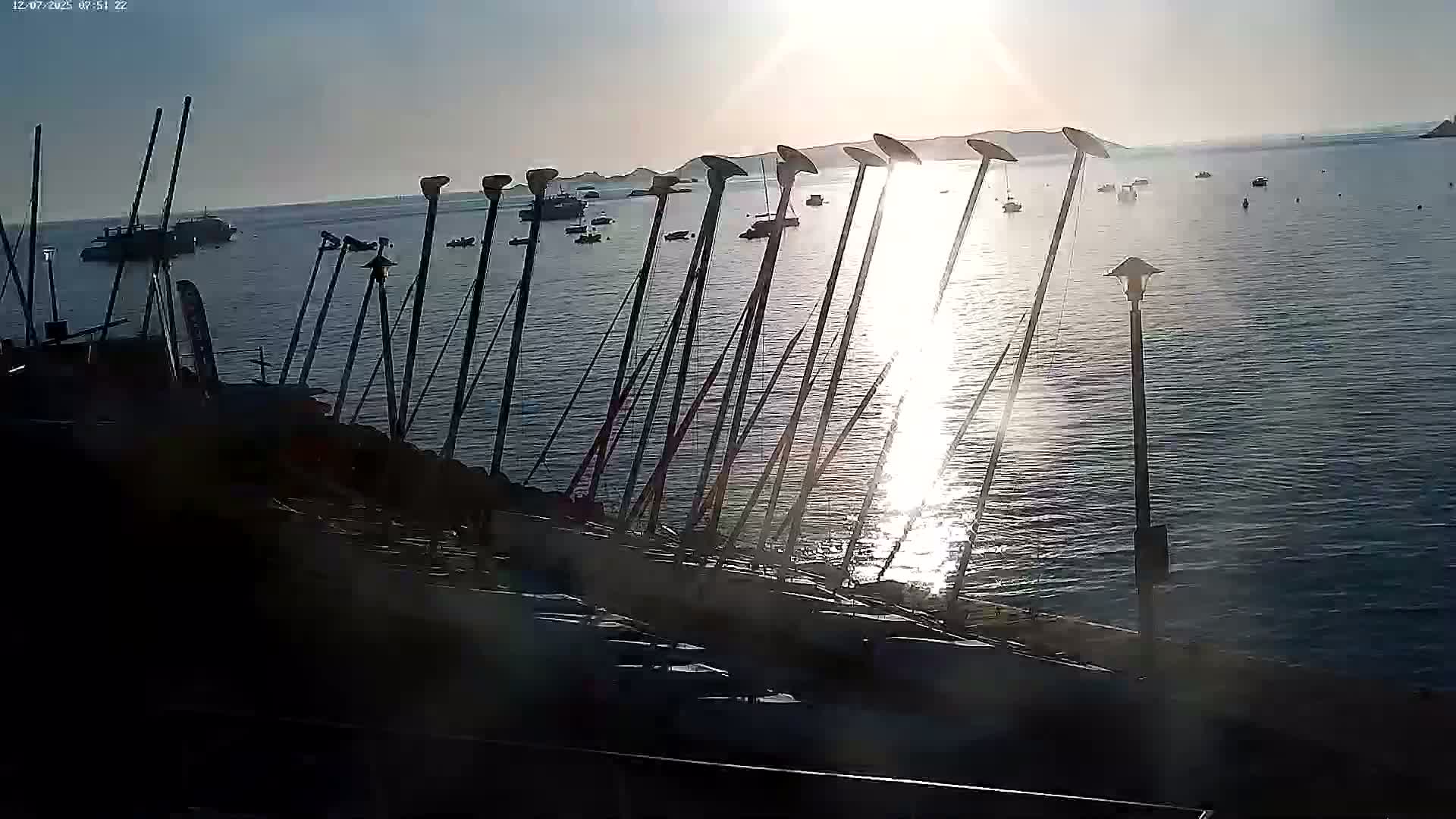 Perros-Guirec Plage de Trestraou Beach Live Cam - Lannion, Cotes-d'Armor, Bretagne, France