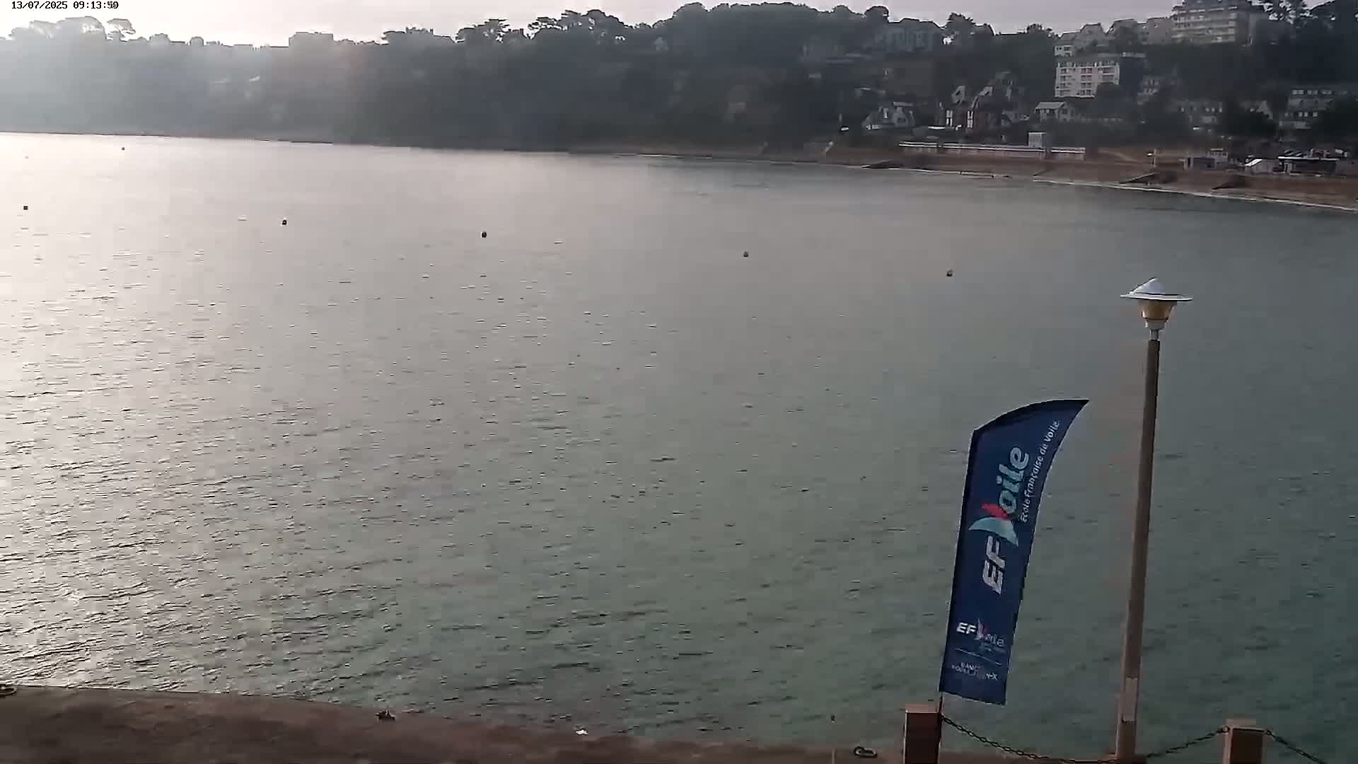 Perros-Guirec Plage de Trestraou Beach Live Cam - Lannion, Cotes-d'Armor, Bretagne, France