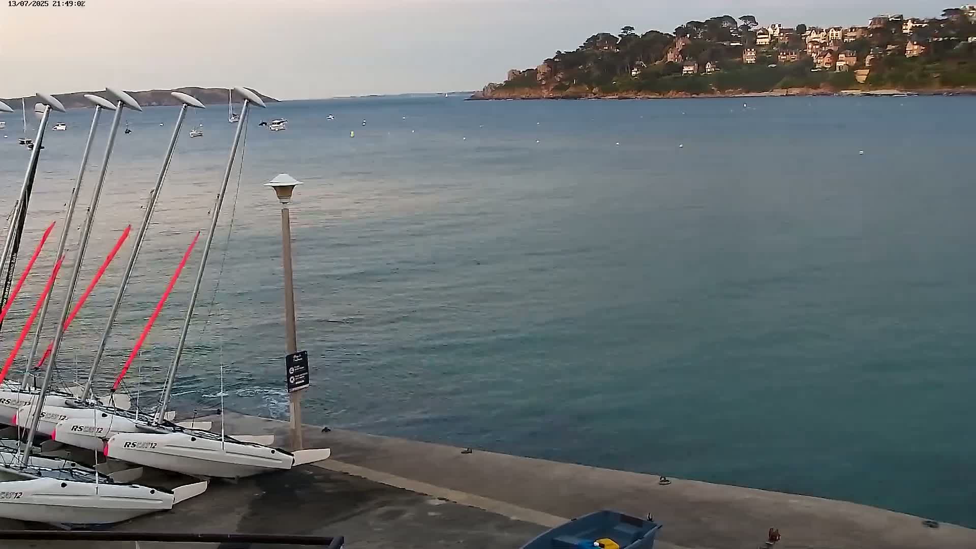 Perros-Guirec Plage de Trestraou Beach Live Cam - Lannion, Cotes-d'Armor, Bretagne, France