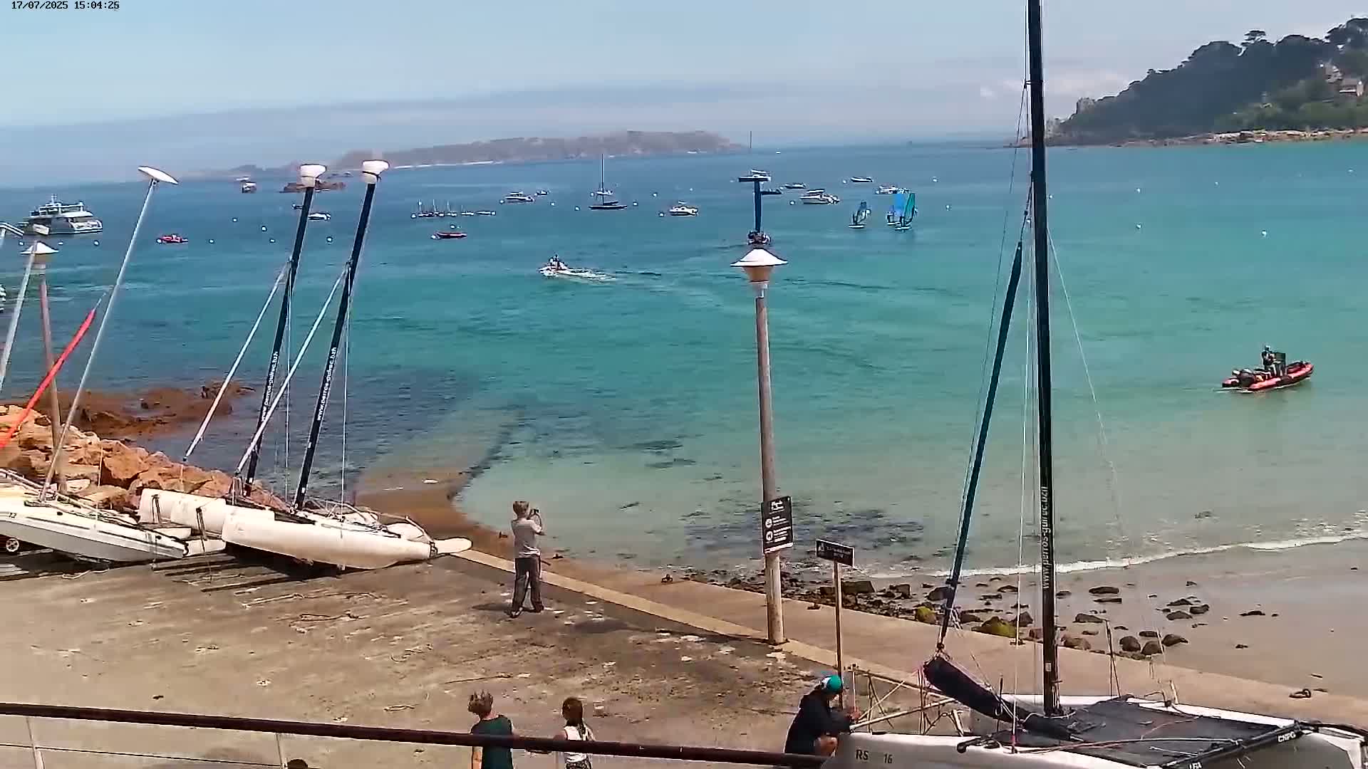 Perros-Guirec Plage de Trestraou Beach Live Cam - Lannion, Cotes-d'Armor, Bretagne, France