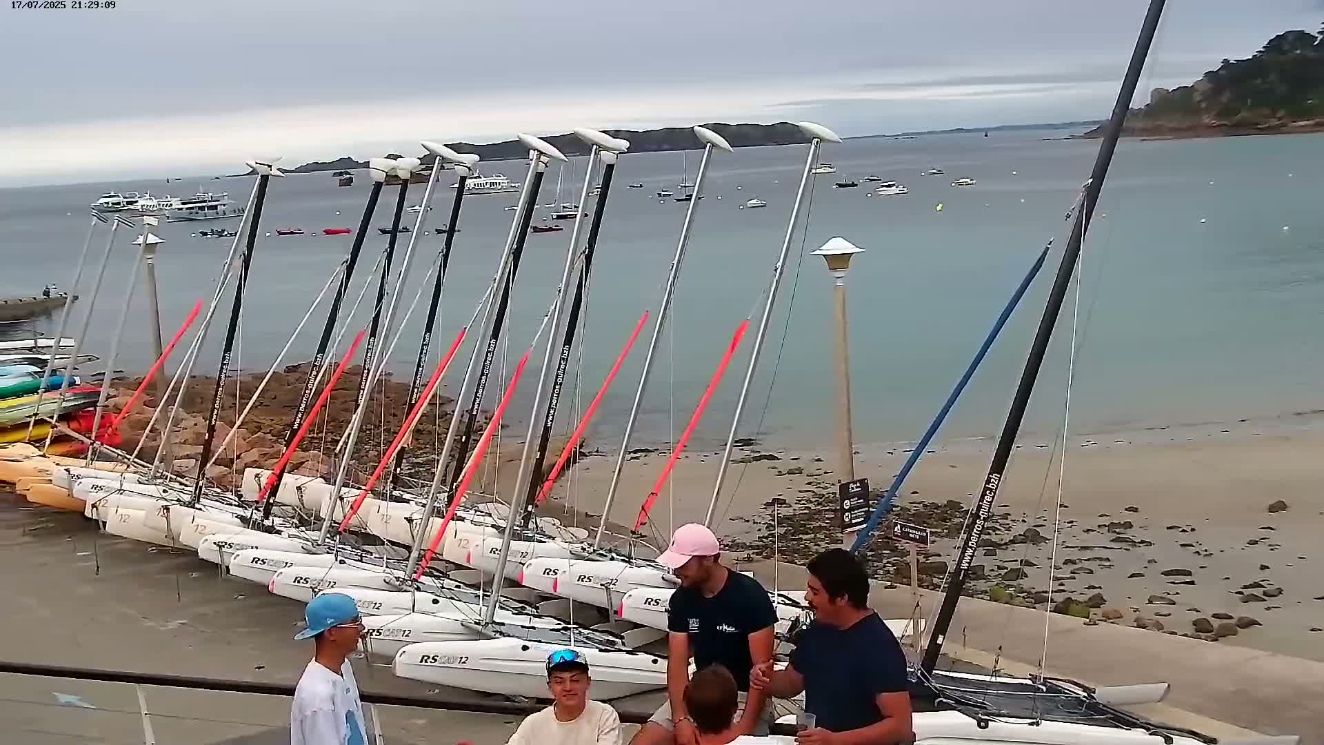 Perros-Guirec Plage de Trestraou Beach Live Cam - Lannion, Cotes-d'Armor, Bretagne, France