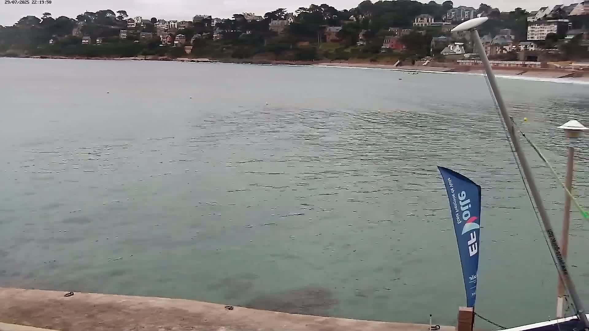 Perros-Guirec Plage de Trestraou Beach Live Cam - Lannion, Cotes-d'Armor, Bretagne, France