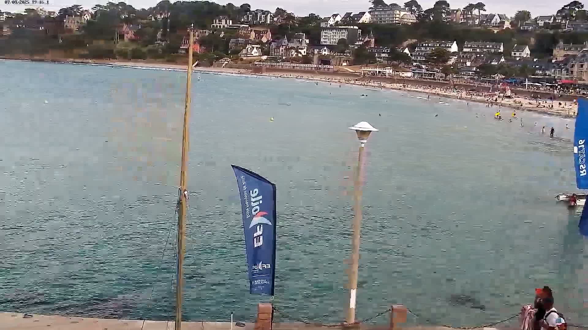 Perros-Guirec Plage de Trestraou Beach Live Cam - Lannion, Cotes-d'Armor, Bretagne, France