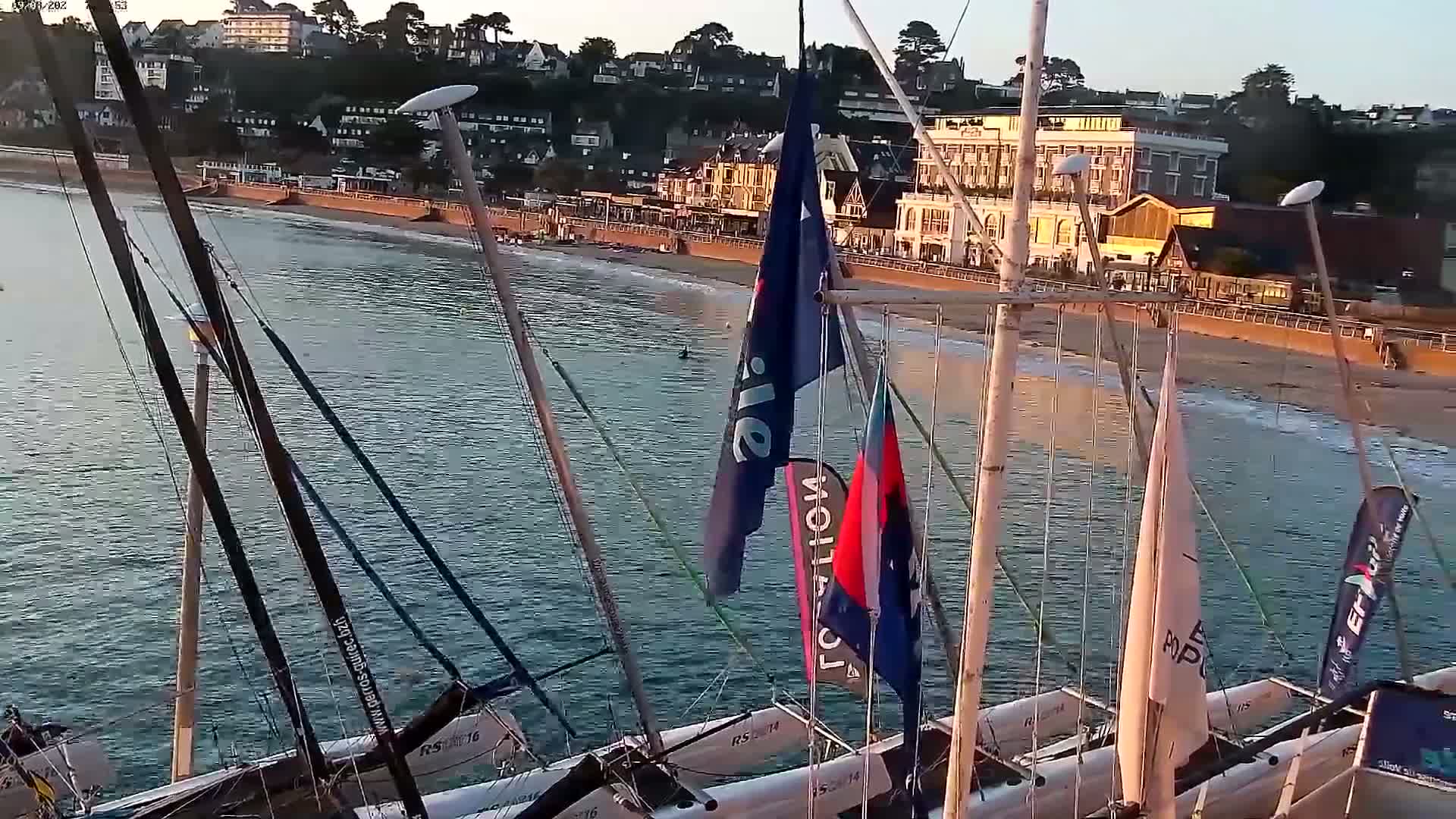 Perros-Guirec Plage de Trestraou Beach Live Cam - Lannion, Cotes-d'Armor, Bretagne, France