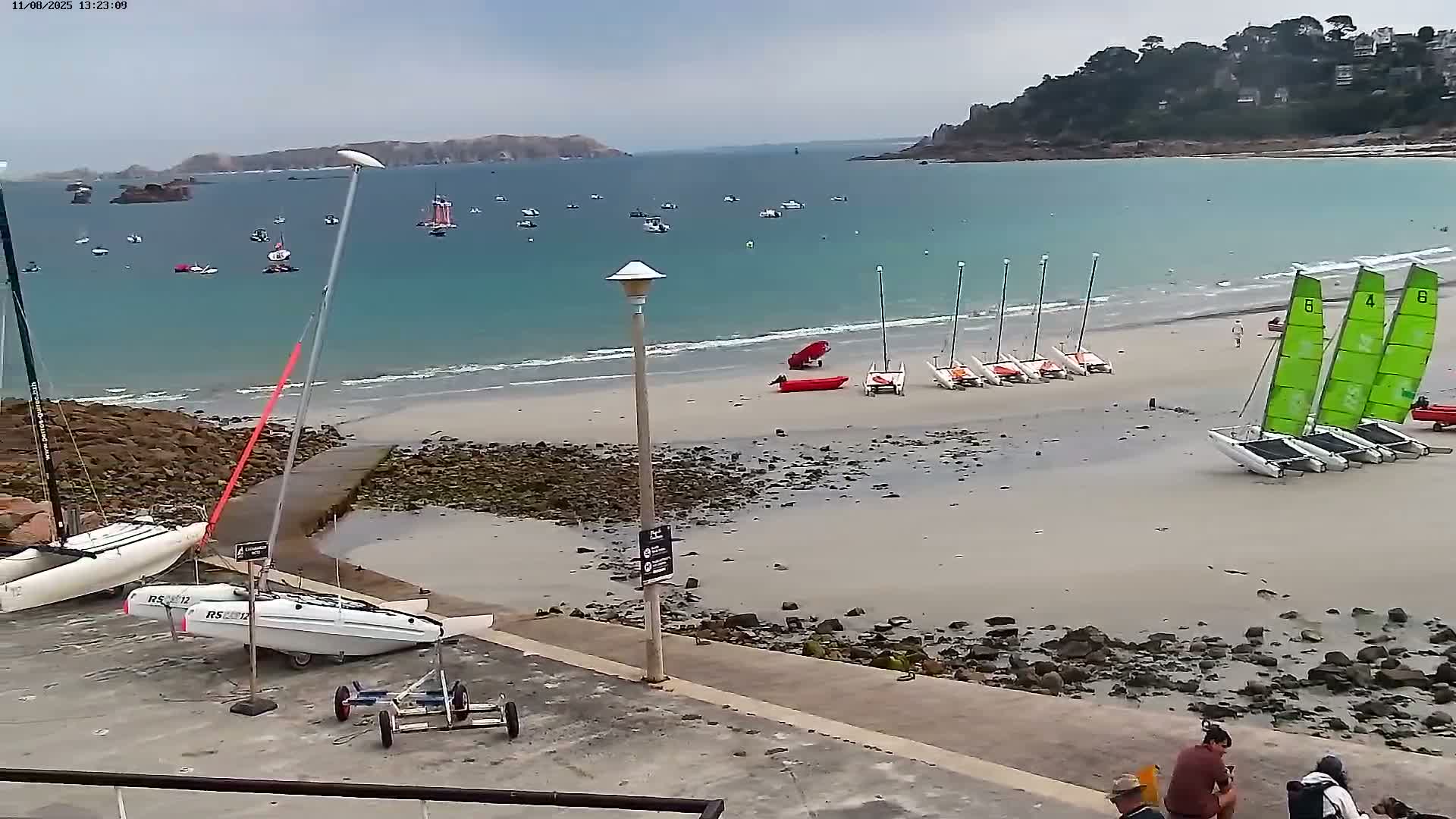 Perros-Guirec Plage de Trestraou Beach Live Cam - Lannion, Cotes-d'Armor, Bretagne, France