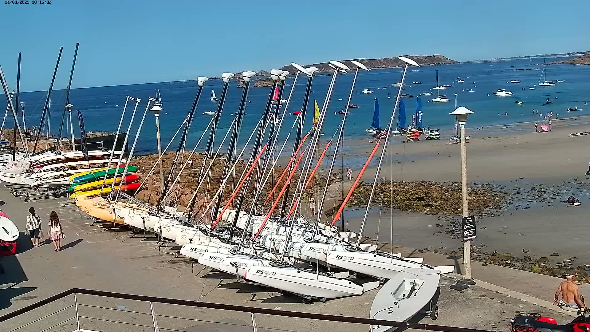 Perros-Guirec Plage de Trestraou Beach Live Cam - Lannion, Cotes-d'Armor, Bretagne, France