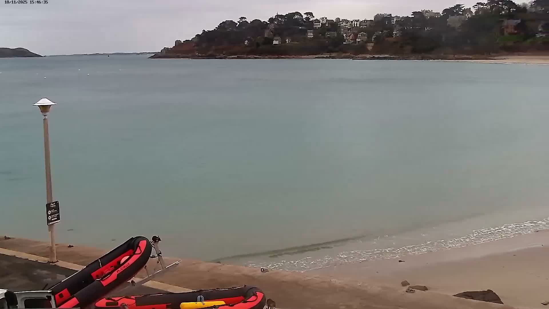 Perros-Guirec Plage de Trestraou Beach Live Cam - Lannion, Cotes-d'Armor, Bretagne, France
