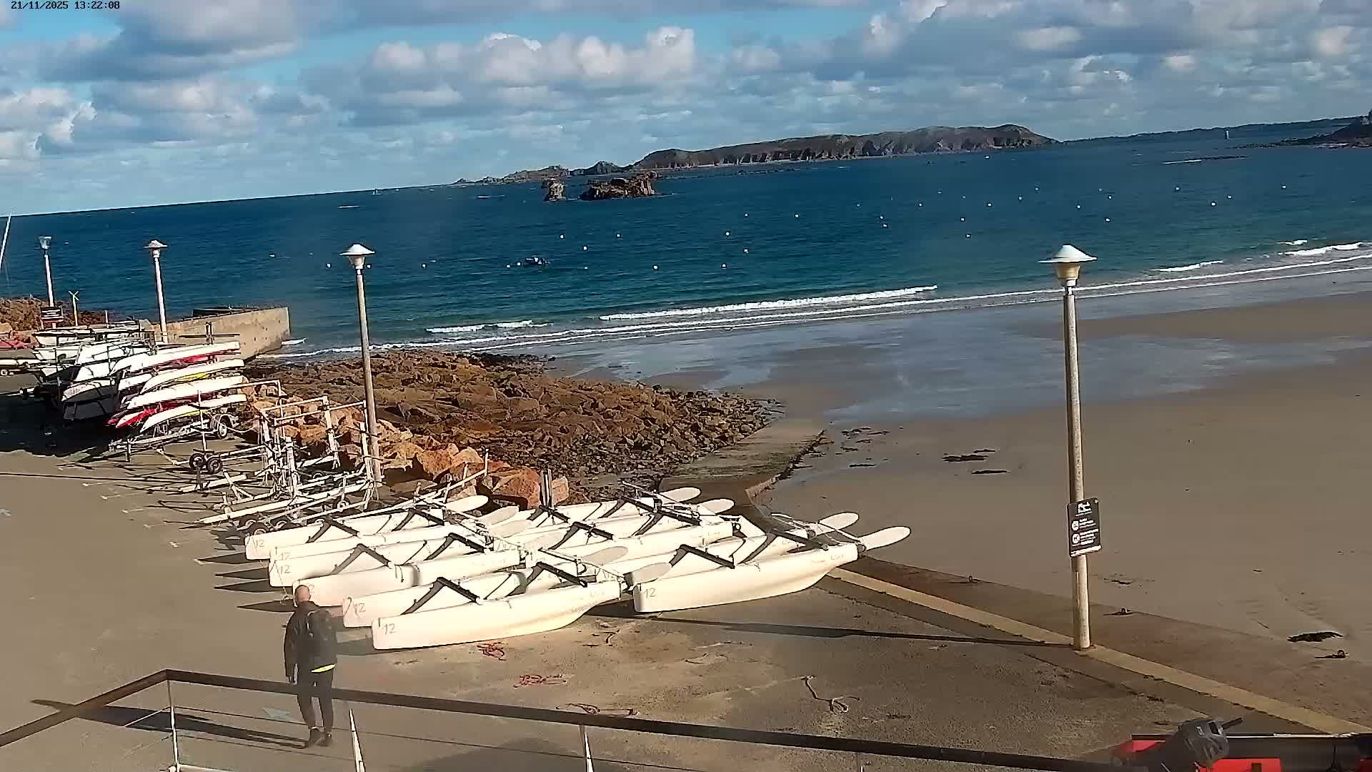 Perros-Guirec Plage de Trestraou Beach Live Cam - Lannion, Cotes-d'Armor, Bretagne, France