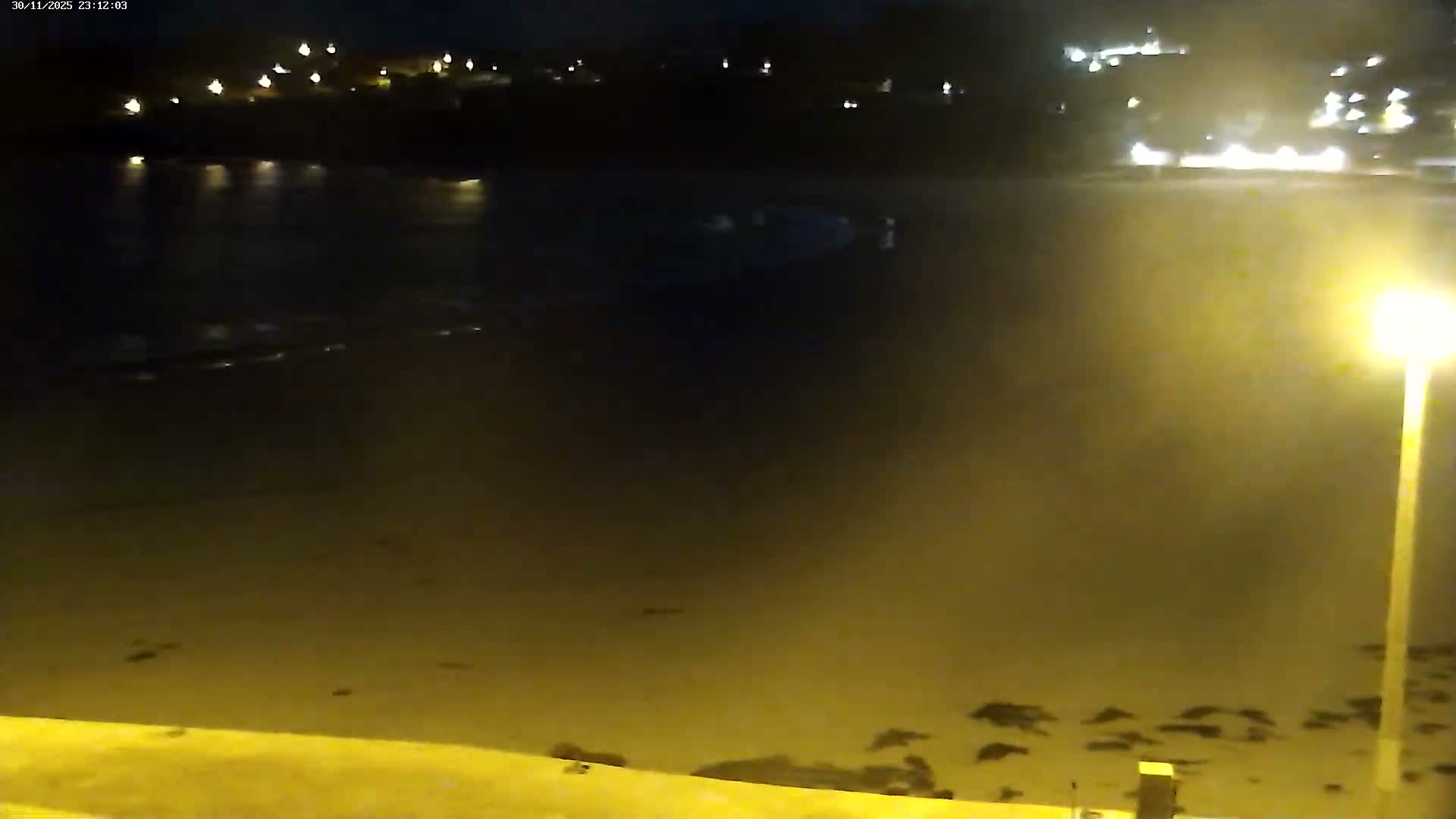 Perros-Guirec Plage de Trestraou Beach Live Cam - Lannion, Cotes-d'Armor, Bretagne, France