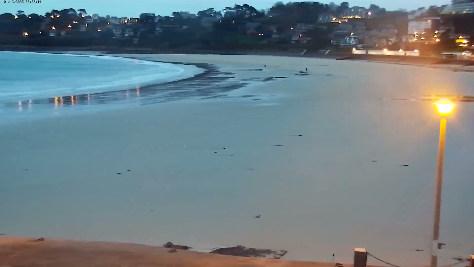 Perros-Guirec Plage de Trestraou Beach Live Cam - Lannion, Cotes-d'Armor, Bretagne, France
