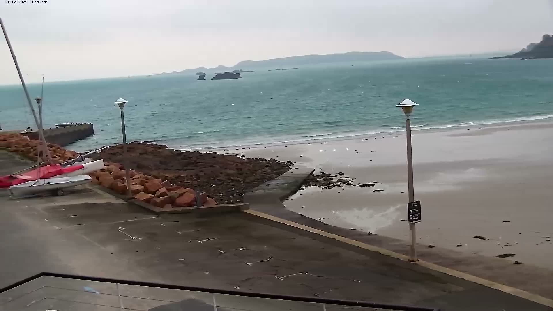 Perros-Guirec Plage de Trestraou Beach Live Cam - Lannion, Cotes-d'Armor, Bretagne, France