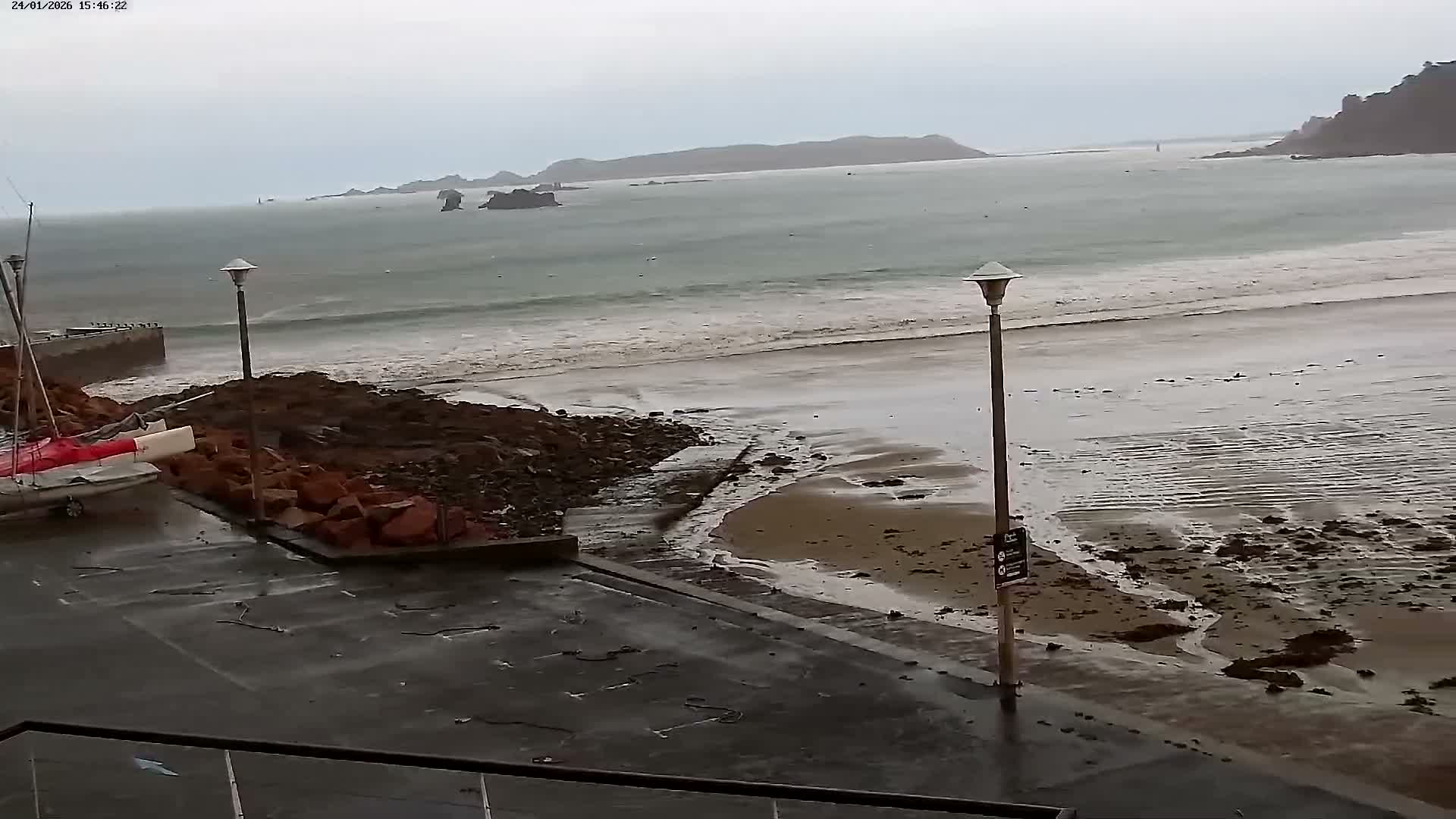 Perros-Guirec Plage de Trestraou Beach Live Cam - Lannion, Cotes-d'Armor, Bretagne, France