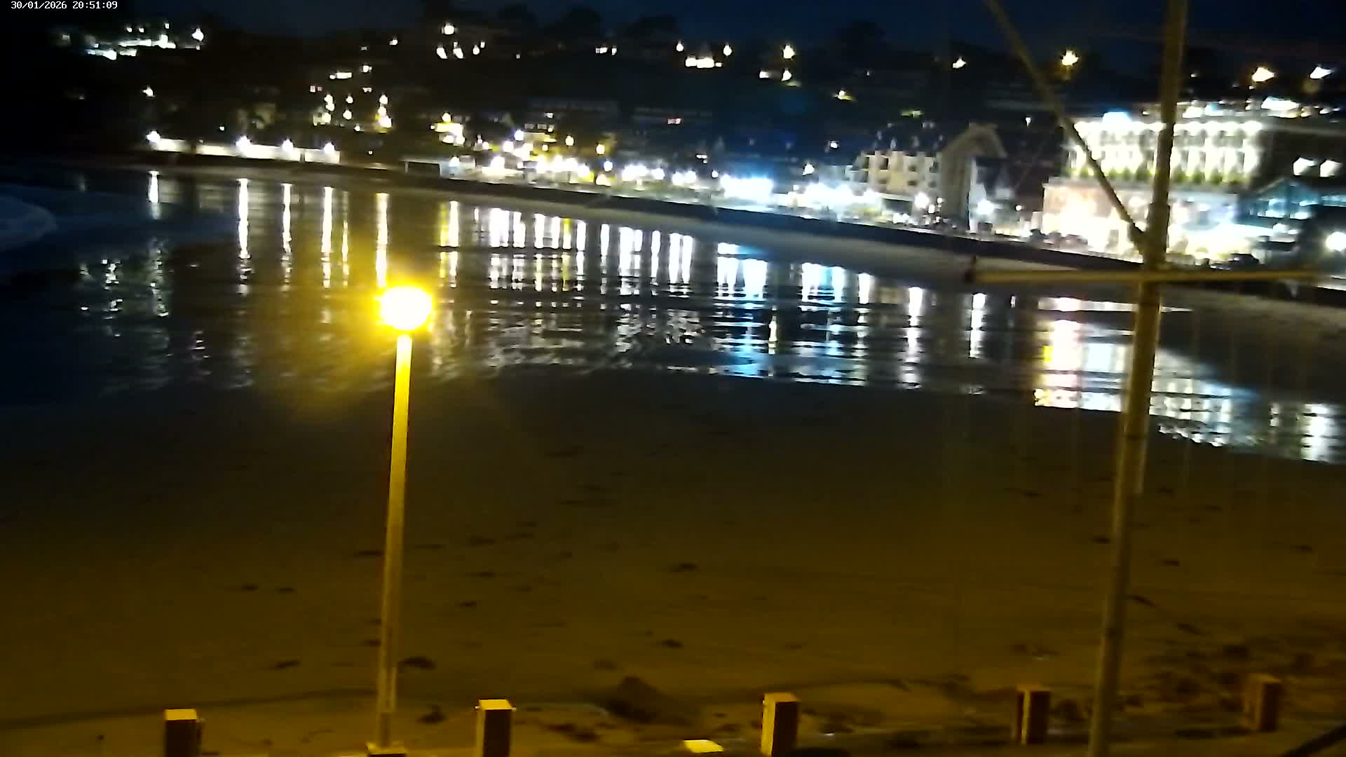 Perros-Guirec Plage de Trestraou Beach Live Cam - Lannion, Cotes-d'Armor, Bretagne, France