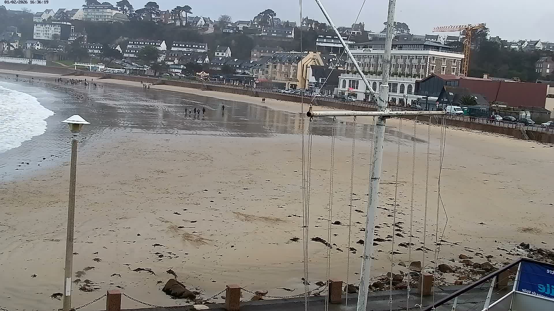 Perros-Guirec Plage de Trestraou Beach Live Cam - Lannion, Cotes-d'Armor, Bretagne, France
