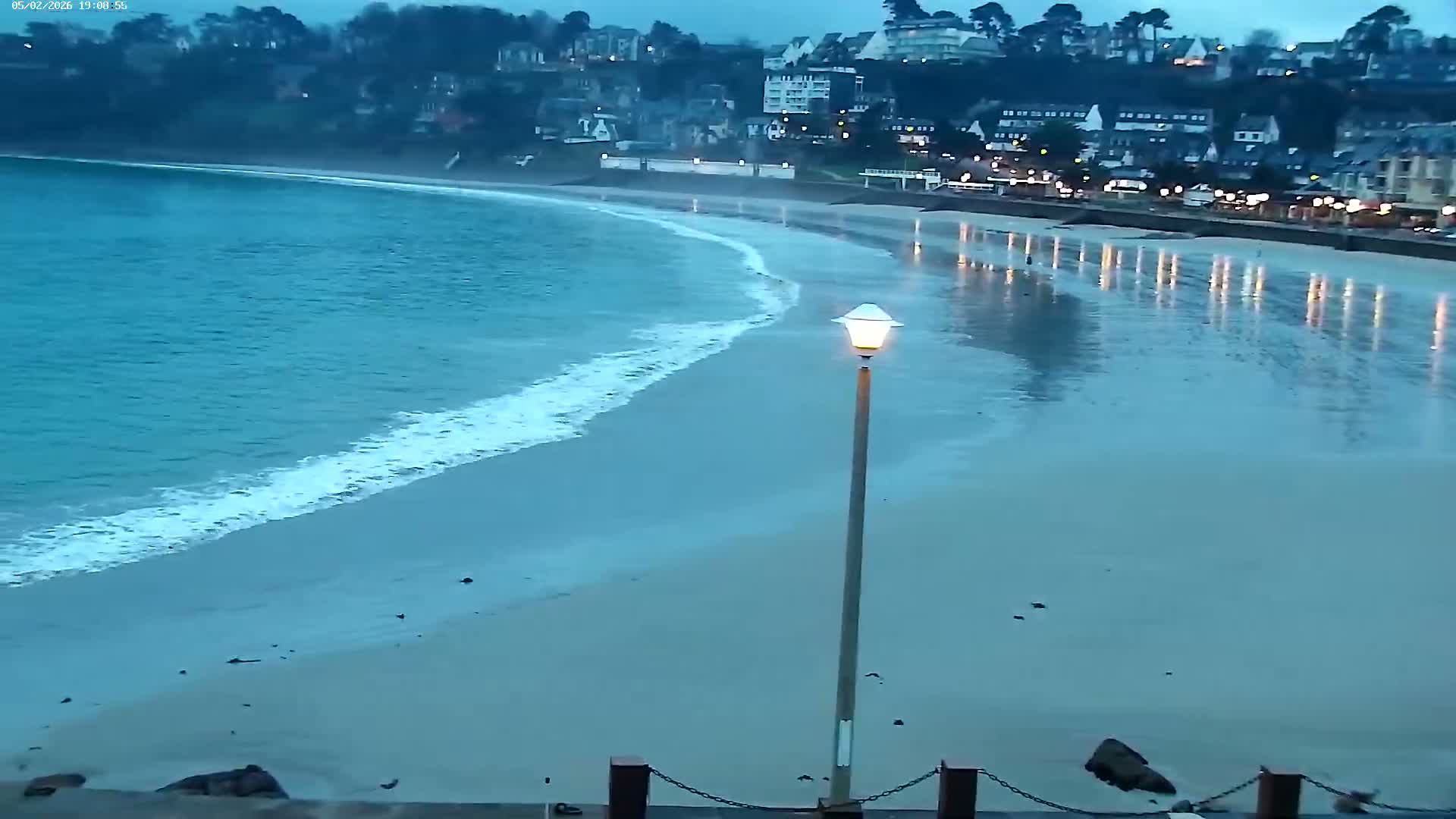 Perros-Guirec Plage de Trestraou Beach Live Cam - Lannion, Cotes-d'Armor, Bretagne, France