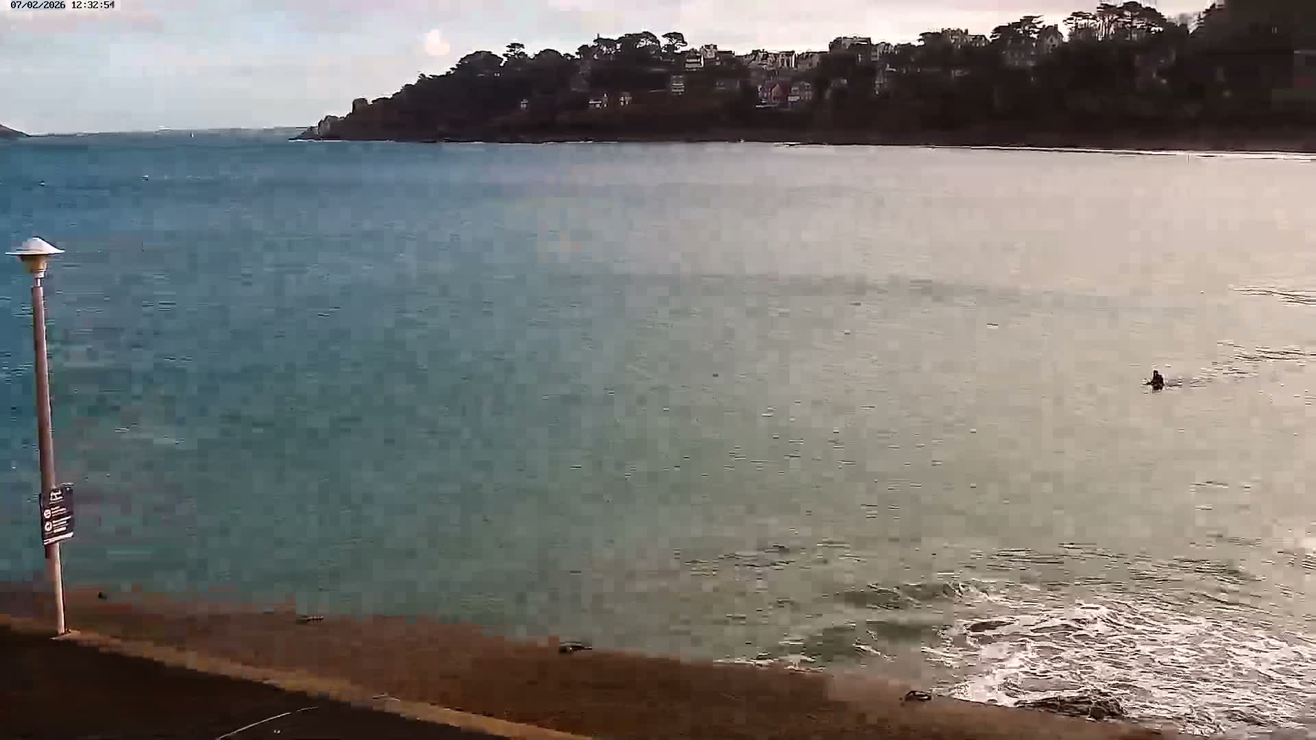 Perros-Guirec Plage de Trestraou Beach Live Cam - Lannion, Cotes-d'Armor, Bretagne, France