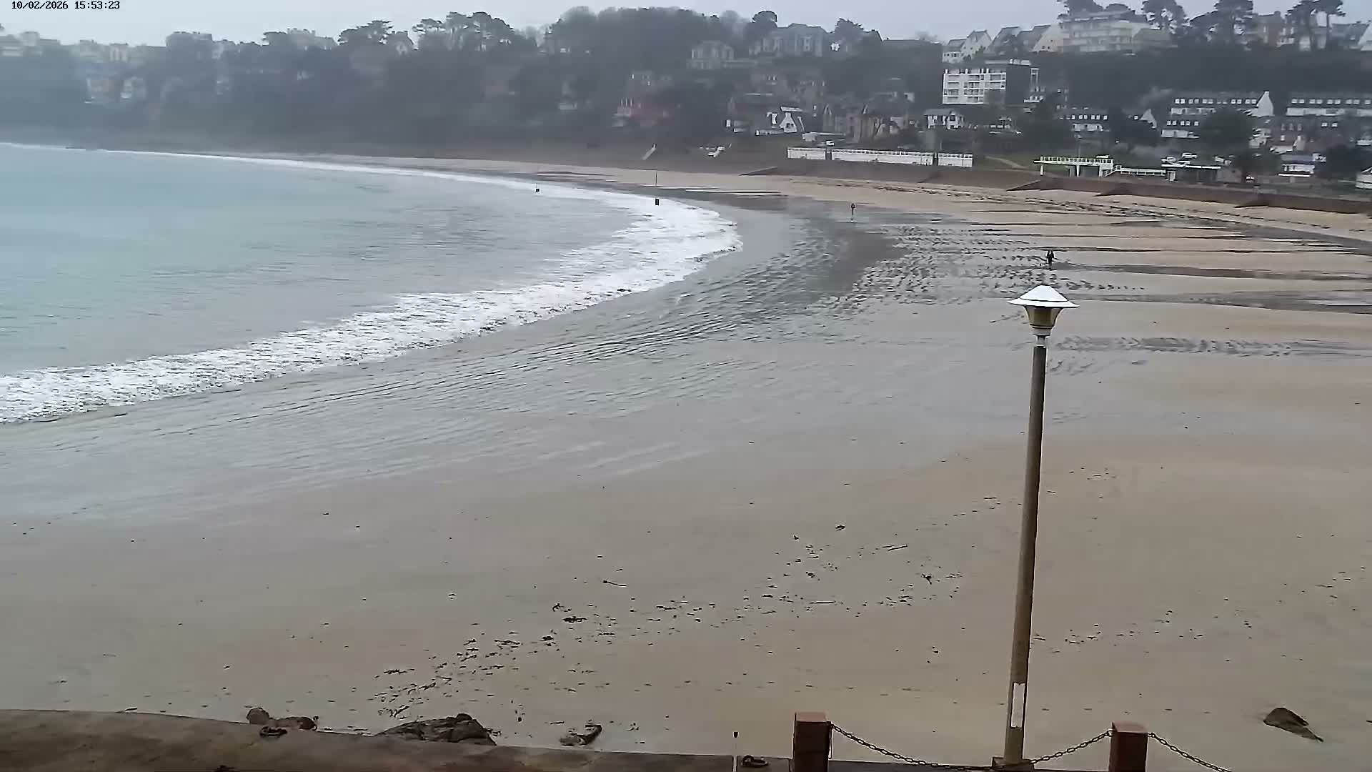 Perros-Guirec Plage de Trestraou Beach Live Cam - Lannion, Cotes-d'Armor, Bretagne, France
