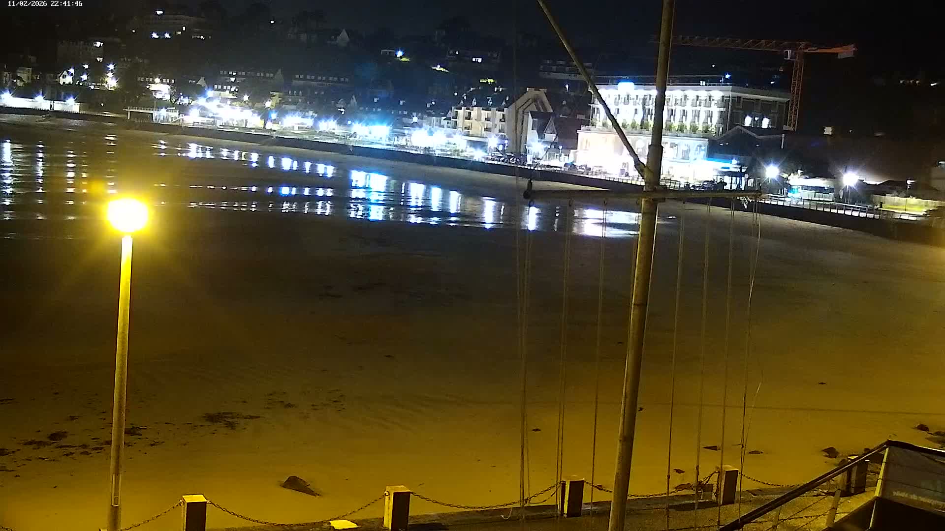 Perros-Guirec Plage de Trestraou Beach Live Cam - Lannion, Cotes-d'Armor, Bretagne, France