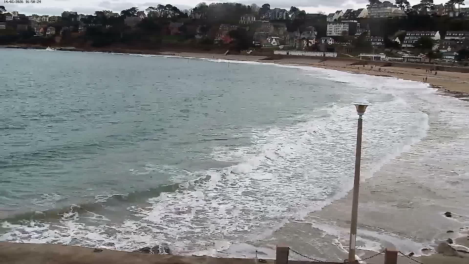 Perros-Guirec Plage de Trestraou Beach Live Cam - Lannion, Cotes-d'Armor, Bretagne, France