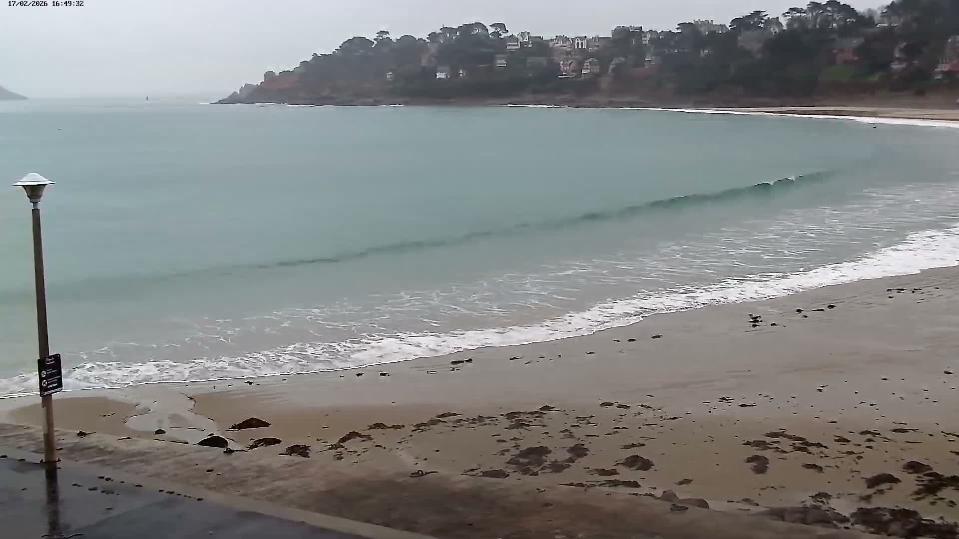 Perros-Guirec Plage de Trestraou Beach Live Cam - Lannion, Cotes-d'Armor, Bretagne, France