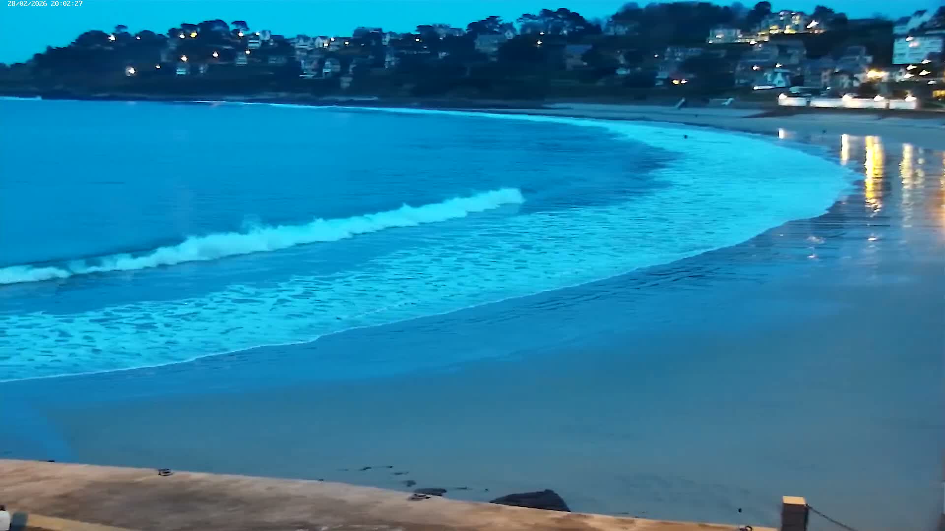 Perros-Guirec Plage de Trestraou Beach Live Cam - Lannion, Cotes-d'Armor, Bretagne, France