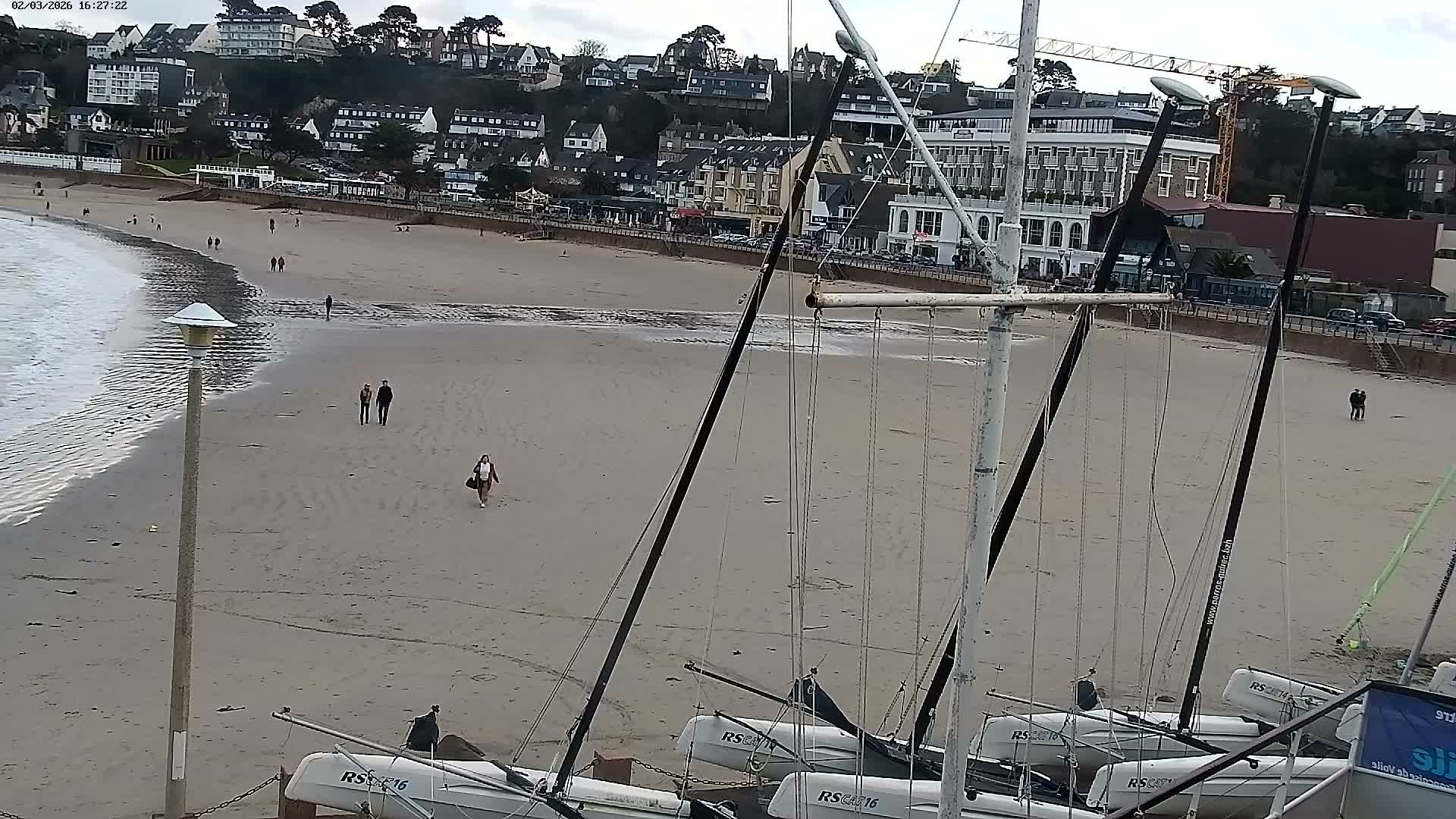 Perros-Guirec Plage de Trestraou Beach Live Cam - Lannion, Cotes-d'Armor, Bretagne, France