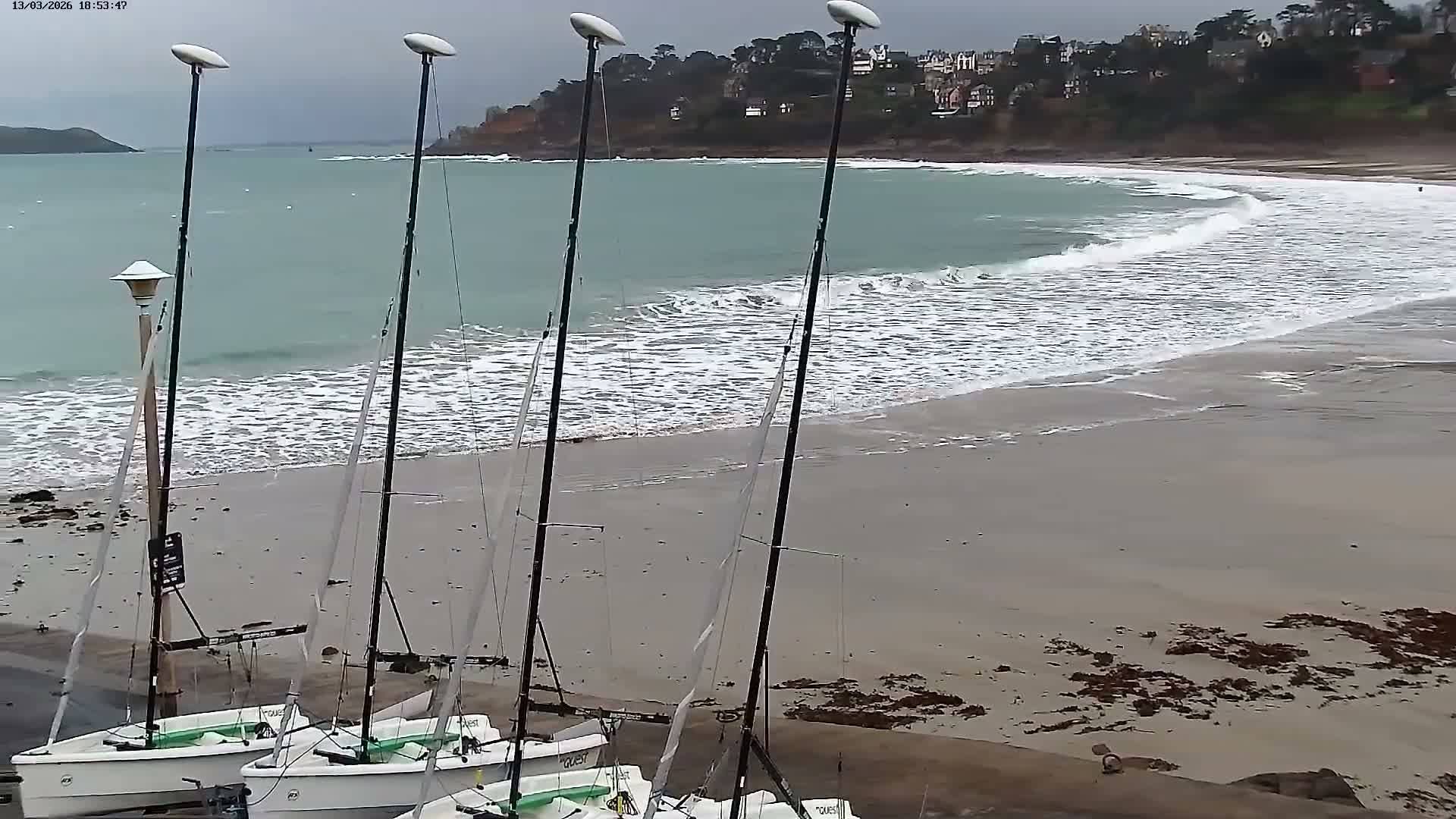 Perros-Guirec Plage de Trestraou Beach Live Cam - Lannion, Cotes-d'Armor, Bretagne, France