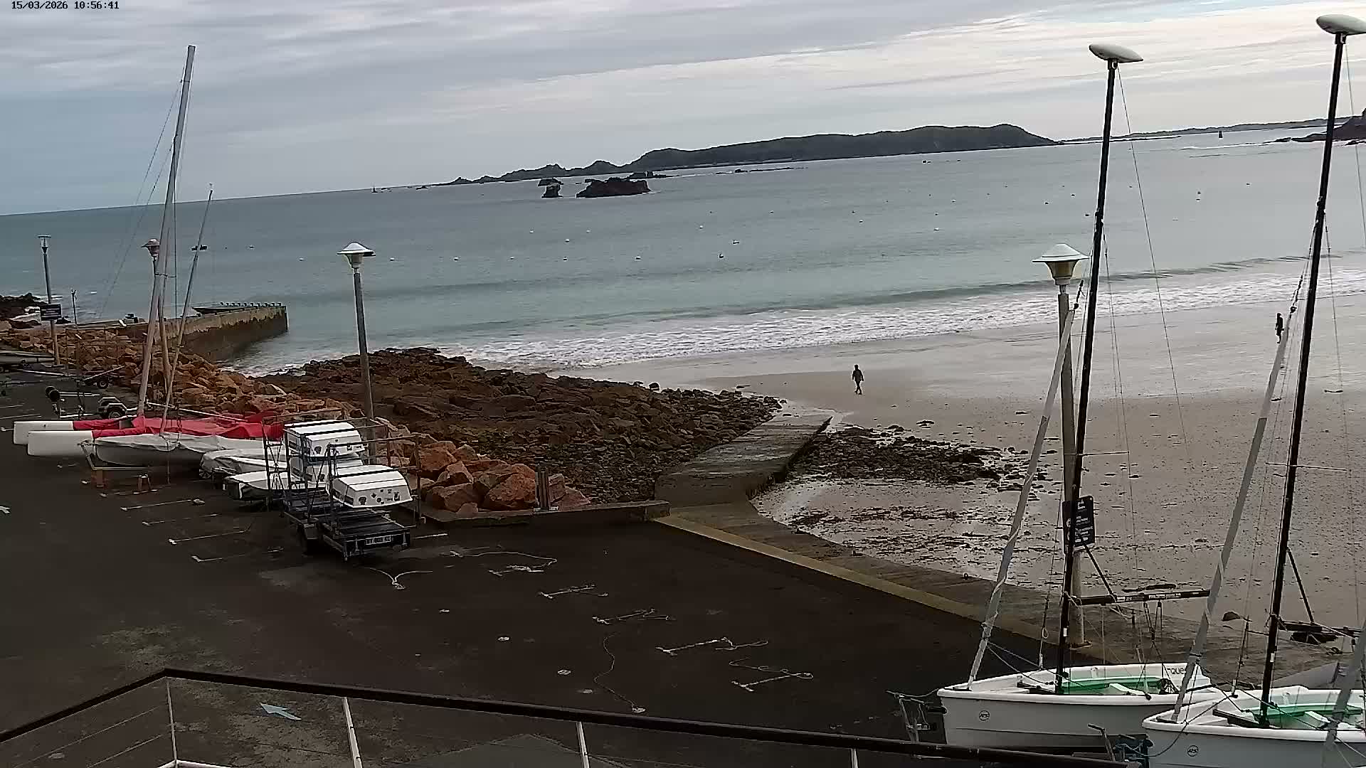 Perros-Guirec Plage de Trestraou Beach Live Cam - Lannion, Cotes-d'Armor, Bretagne, France