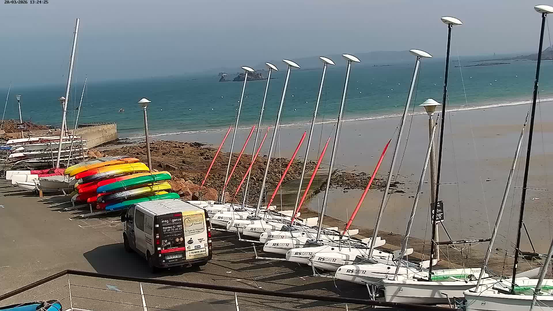 Perros-Guirec Plage de Trestraou Beach Live Cam - Lannion, Cotes-d'Armor, Bretagne, France
