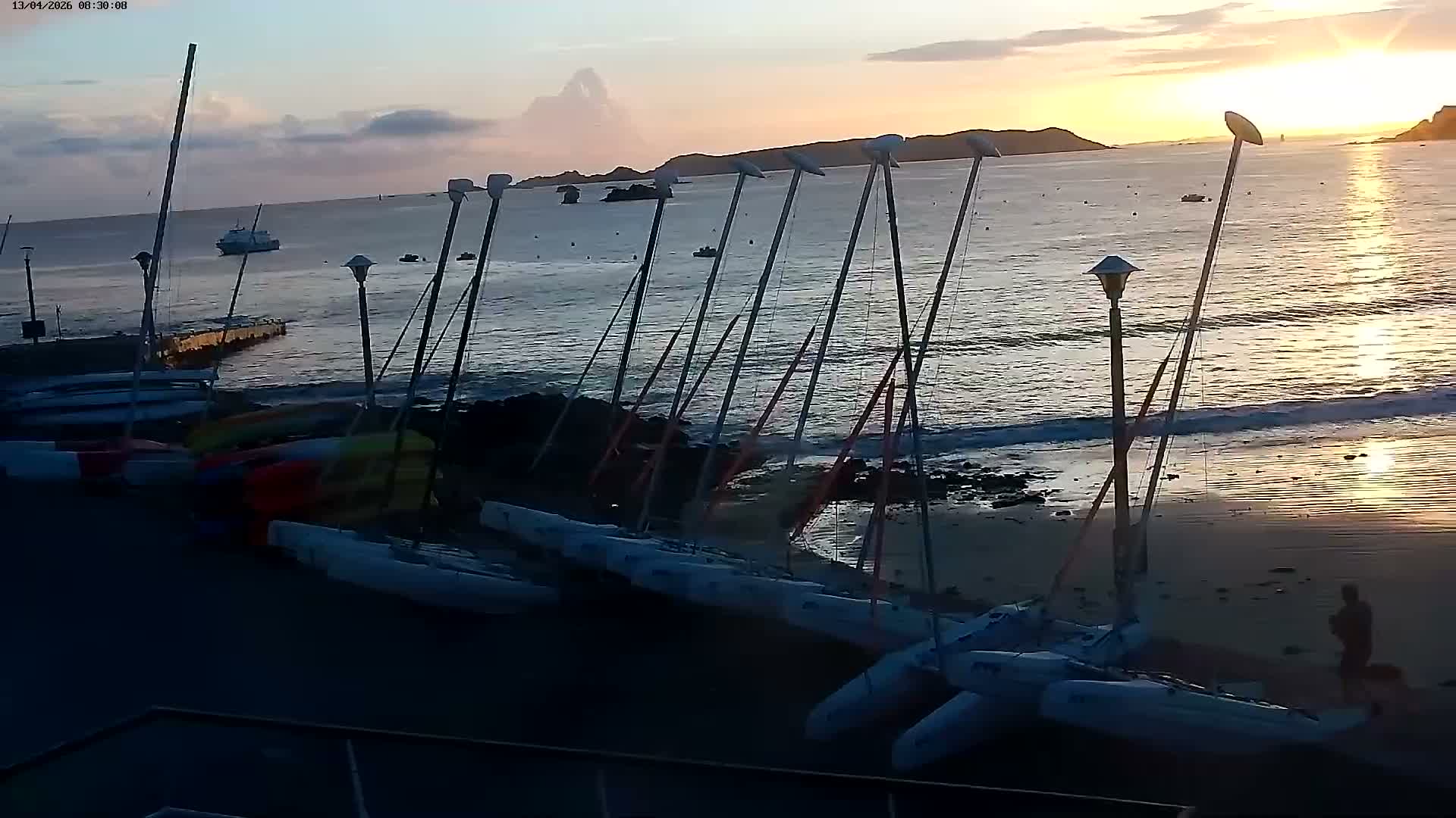 Perros-Guirec Plage de Trestraou Beach Live Cam - Lannion, Cotes-d'Armor, Bretagne, France