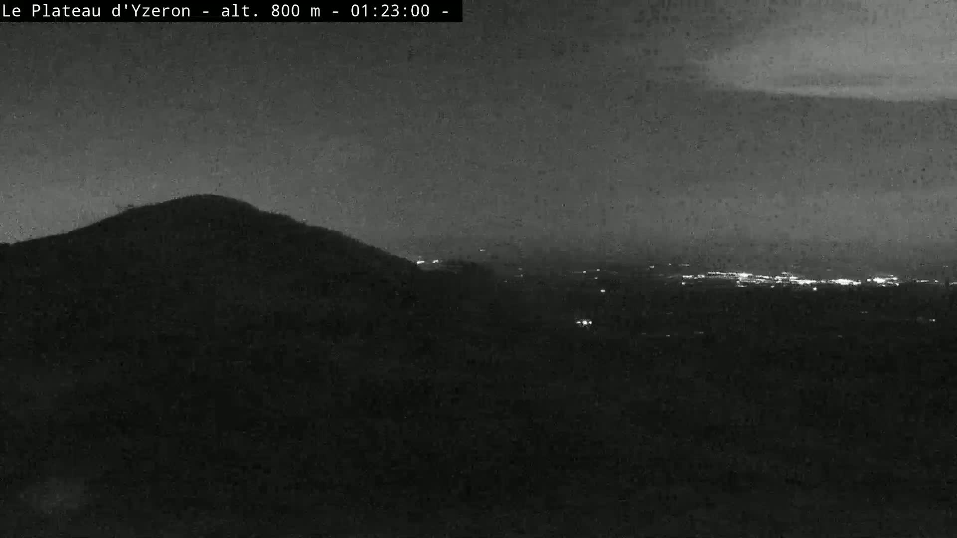 Yzeron Adventure,  Plateau d'Yzeron Live Cam - Lyon, Rhone, Auvergne-Rhone-Alpes, france