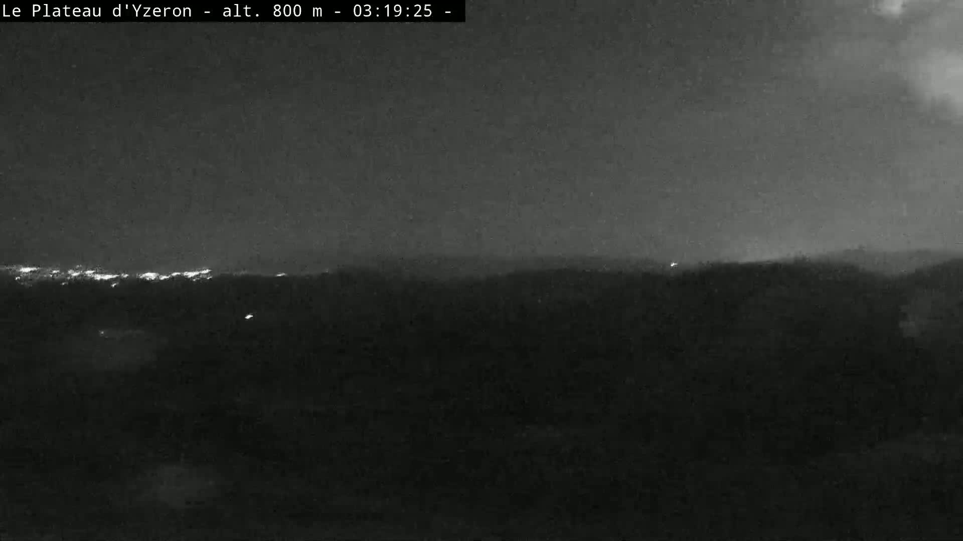 Yzeron Adventure,  Plateau d'Yzeron Live Cam - Lyon, Rhone, Auvergne-Rhone-Alpes, france