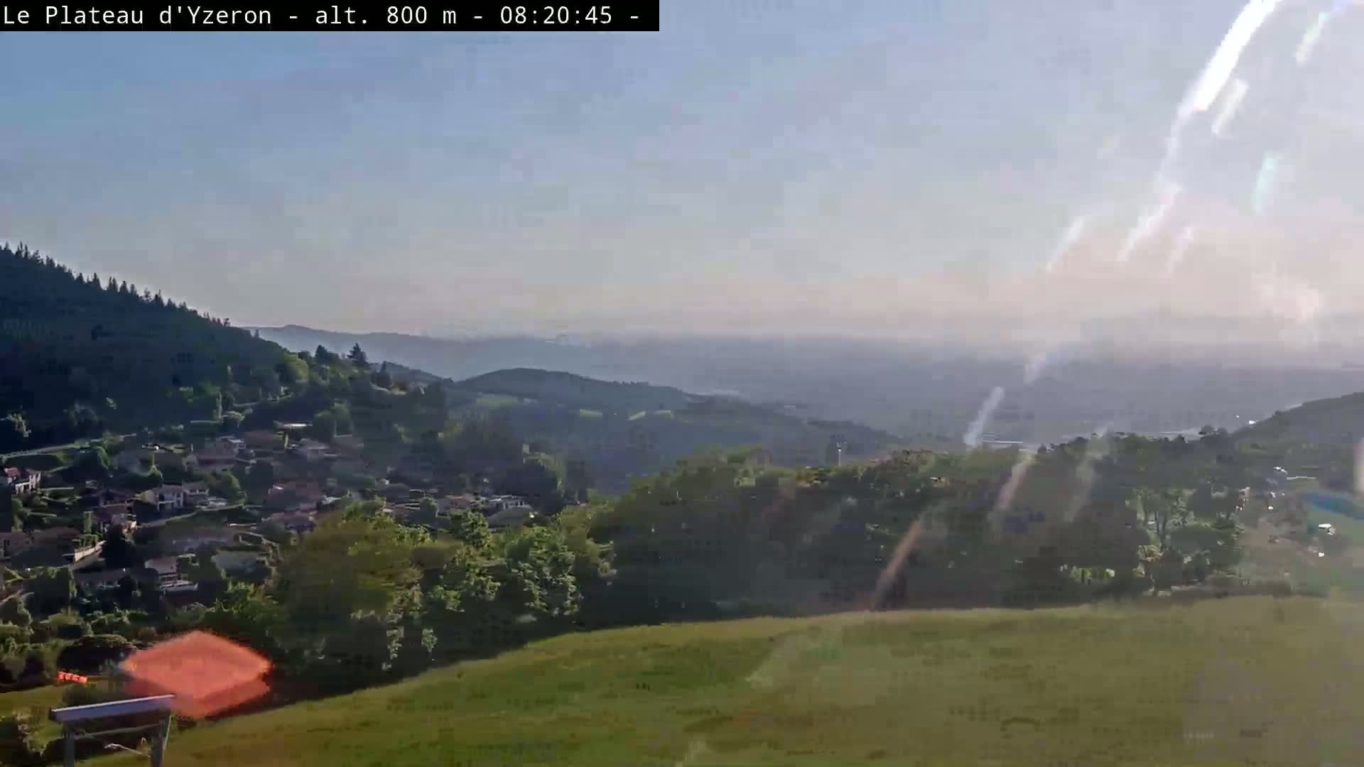 Yzeron Adventure,  Plateau d'Yzeron Live Cam - Lyon, Rhone, Auvergne-Rhone-Alpes, france