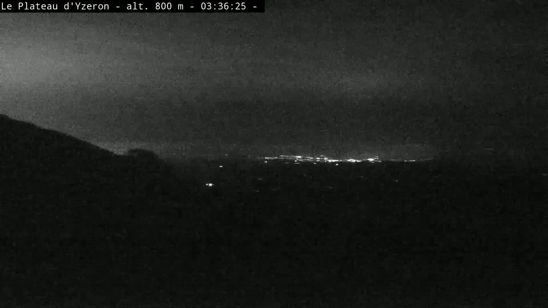 Yzeron Adventure,  Plateau d'Yzeron Live Cam - Lyon, Rhone, Auvergne-Rhone-Alpes, france