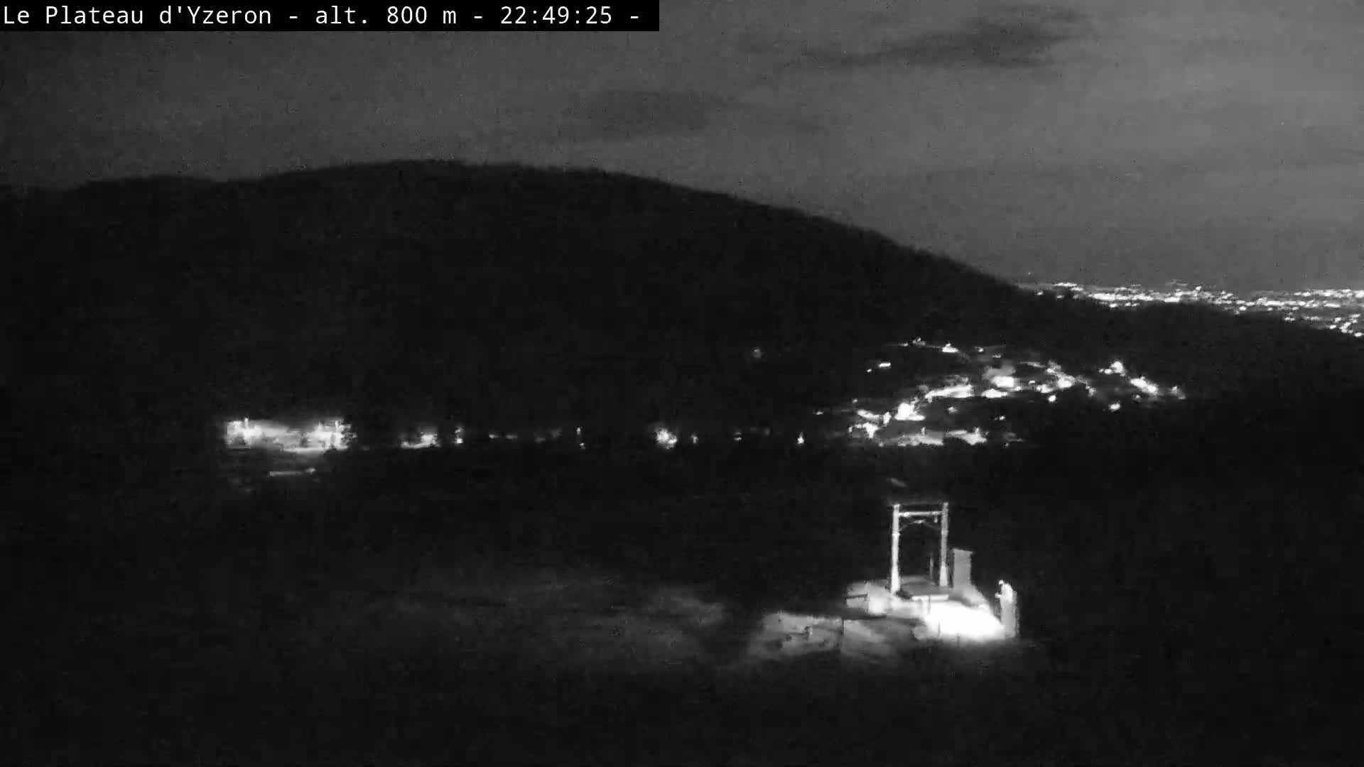 Yzeron Adventure,  Plateau d'Yzeron Live Cam - Lyon, Rhone, Auvergne-Rhone-Alpes, france