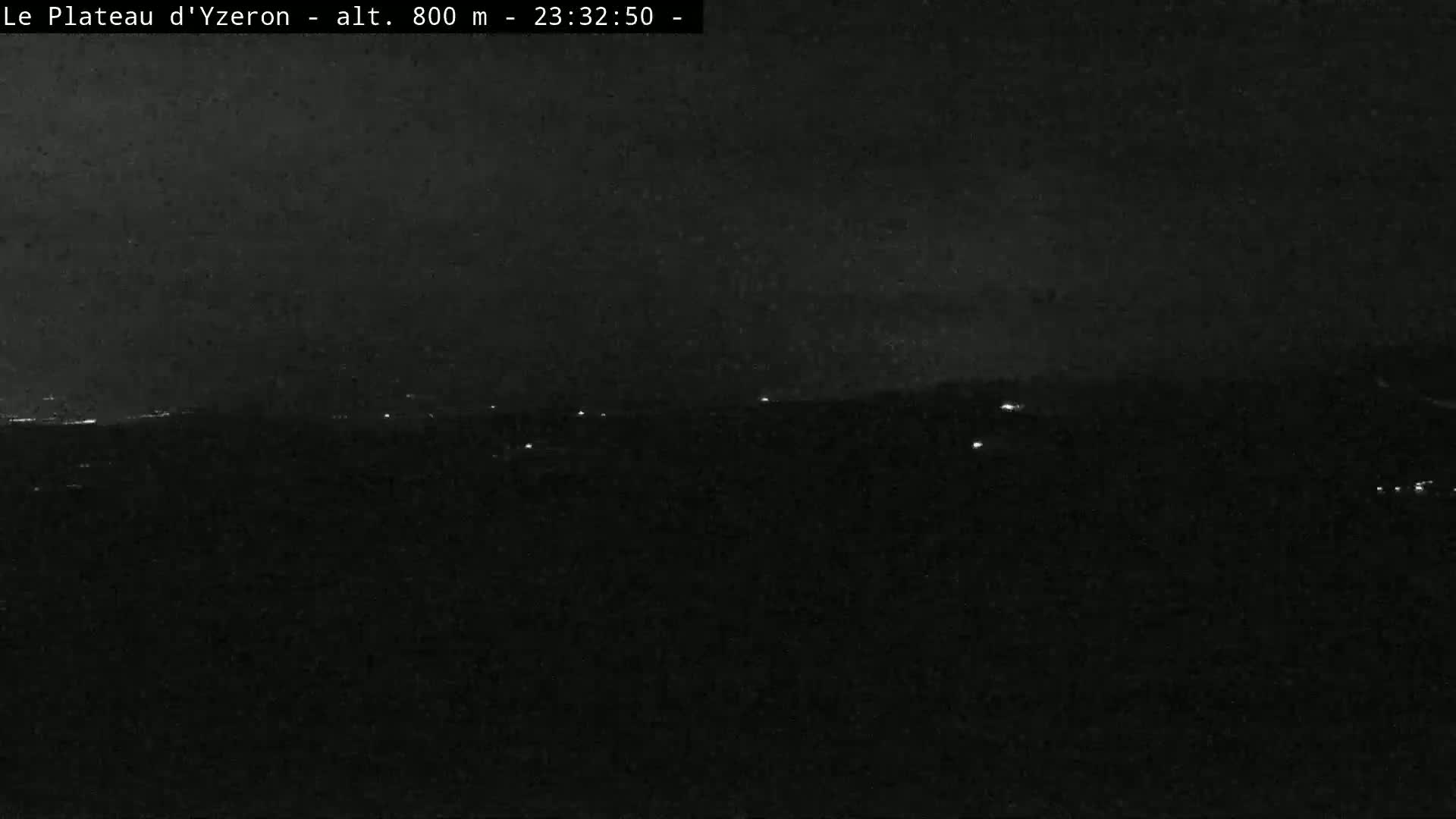 Yzeron Adventure,  Plateau d'Yzeron Live Cam - Lyon, Rhone, Auvergne-Rhone-Alpes, france