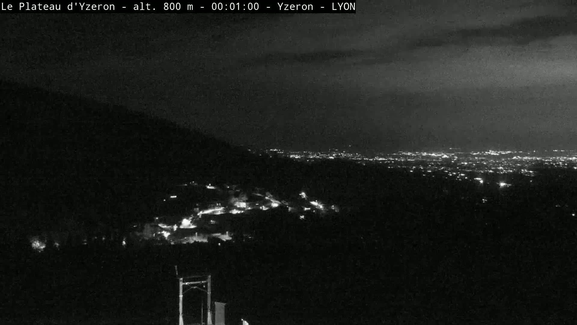 Yzeron Adventure,  Plateau d'Yzeron Live Cam - Lyon, Rhone, Auvergne-Rhone-Alpes, france